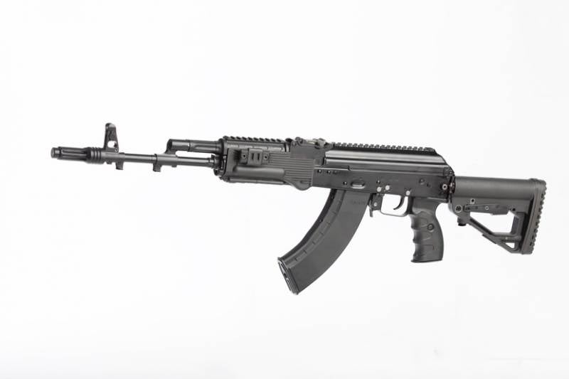 カラシニコフ突撃銃AK-203の生産のためのインドの工場は、完全に作業を開始する準備ができています