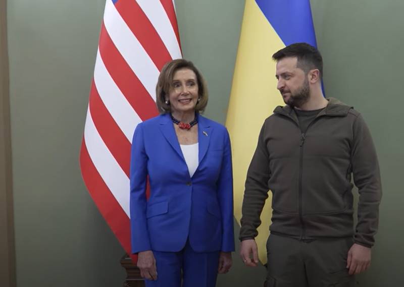 Pelosi lupasi antaa lisää apua Ukrainalle kongressin välienselvittelyn keskellä