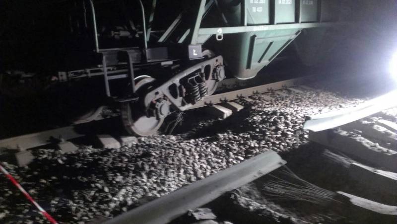 ब्रांस्क क्षेत्र में रेलवे ट्रैक पर एक अज्ञात विस्फोटक उपकरण फट गया