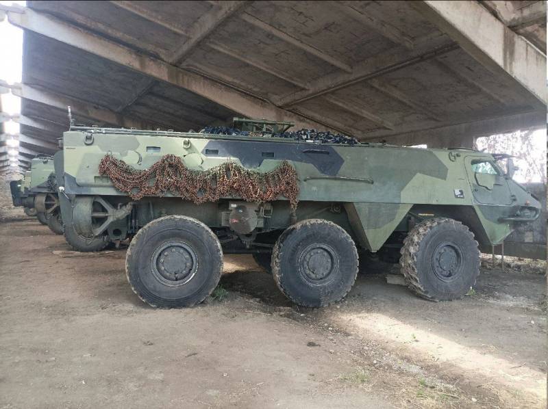 ウクライナのフィンランド装甲兵員輸送車 Sisu XA-180
