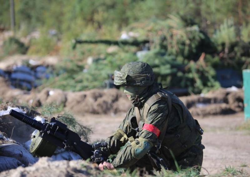 عزز الجيش البيلاروسي حماية الحدود والمعابر والجسور على خلفية الأحداث في أوكرانيا