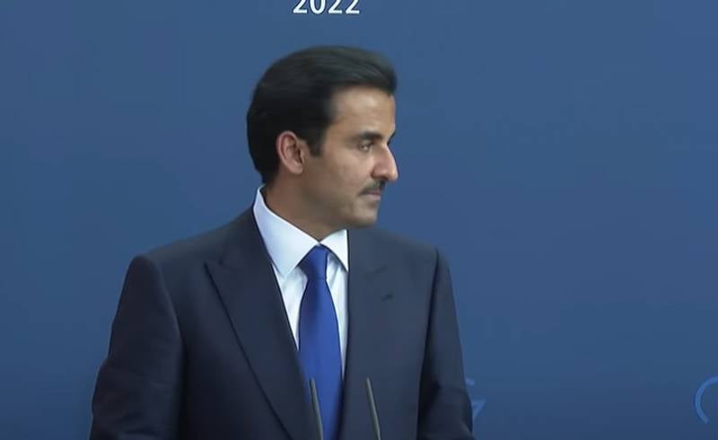O emir do Qatar deixou a República Checa antes do previsto devido à recusa das autoridades europeias em aceitá-lo na cimeira