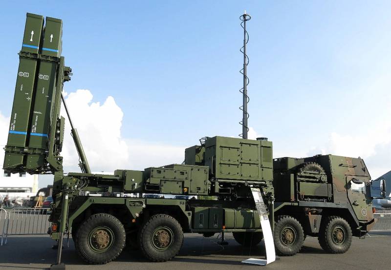 Просьба премьера Украины к Берлину поставить «новые ракеты» к ЗРК IRIS-T свидетельствует об их израсходовании ПВО Украины