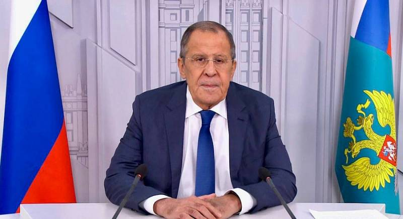 Lavrov: Ukrajinský lid musí a bude žít v dobrém sousedství a přátelství se Slovany