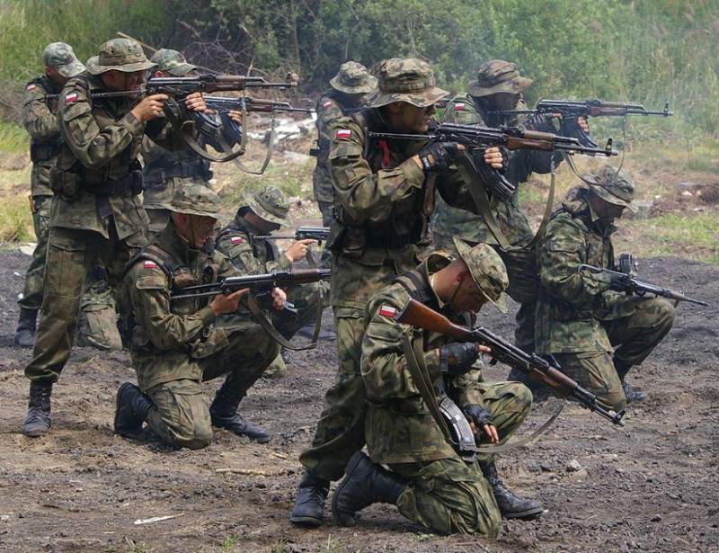 The Polish army began preparing the population for survival and defense in the event of a military conflict with Russia