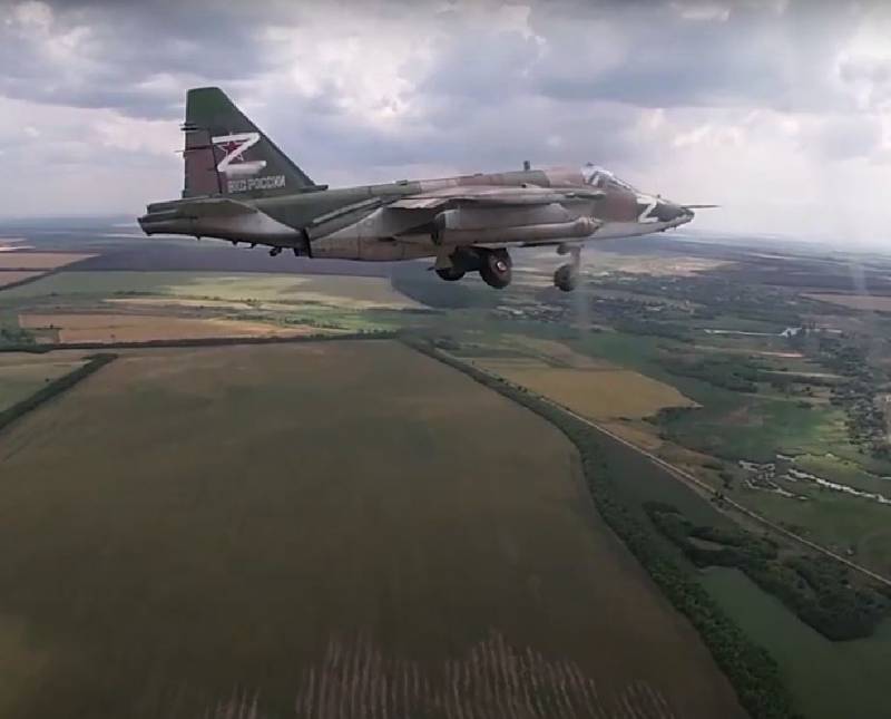 Kementerian Pertahanan Federasi Rusia menunjukkan video kerja tempur dari penerbangan serbu Pasukan Dirgantara