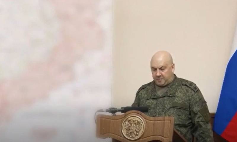 O exército russo deixa Kherson e toda a margem direita da região