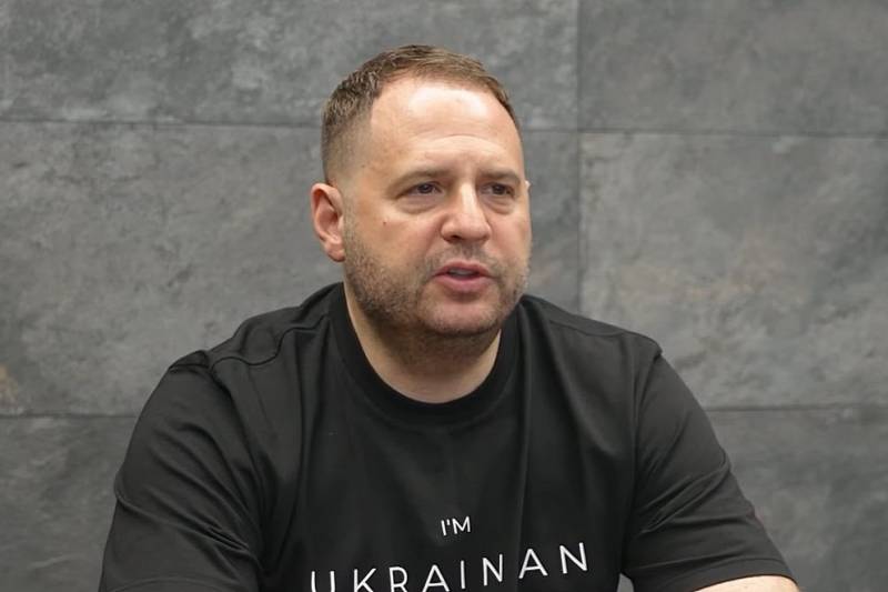 Der Leiter des Büros von Selenskyj kündigte die bevorstehende "Rückgabe" der Krim mit Gewalt an