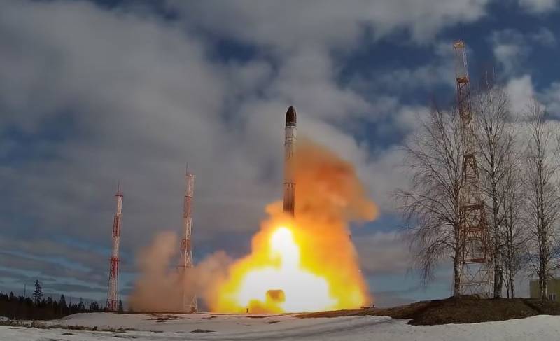 El último misil balístico intercontinental ruso RS-28 "Sarmat" lanzado a la producción en masa