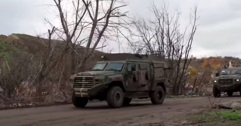 Ukrainian militants claim that the Canadian Senator armored car withstood the rupture of the Russian NURS a meter from the car