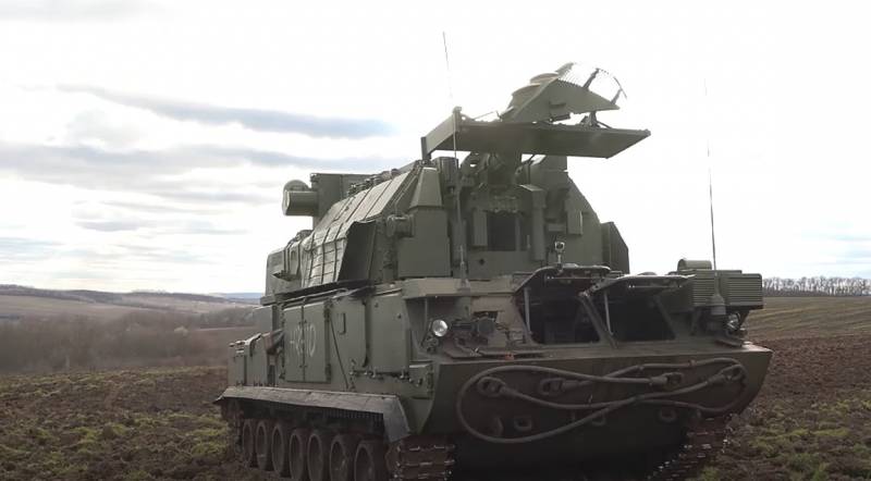 Problems with additional camouflage: UAV of the Armed Forces of Ukraine detected the Russian Tor-M1 air defense system in a forest plantation using an infrared tracking channel