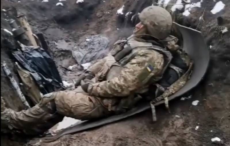 Confronto della vita in prima linea dei soldati ucraini e russi