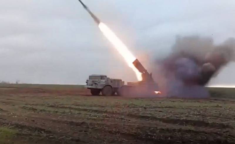 Depósito con municiones para MLRS HIMARS y MLRS destruido cerca de Dnepropetrovsk - Ministerio de Defensa