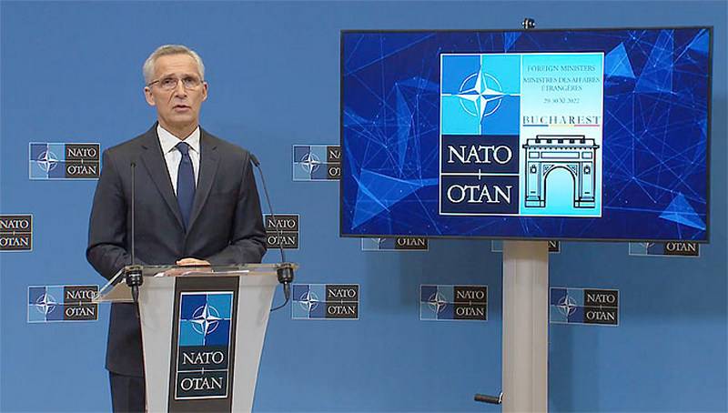 Генсек НАТО заявил о расширении производства боеприпасов советских калибров для Украины