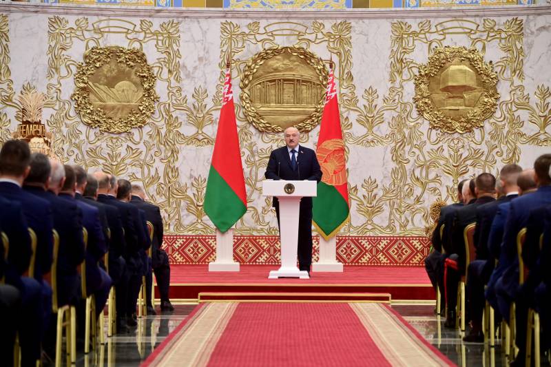 Lukashenka negou relatos da imprensa americana sobre a suposta prontidão do exército bielorrusso para entrar na Ucrânia