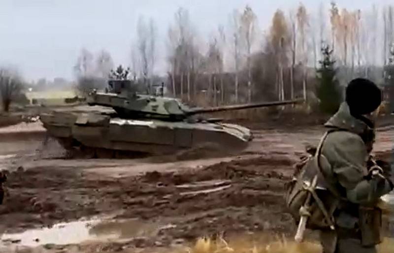 Tank T-14 "Armata" katon ing papan latihan kanggo mobilisasi