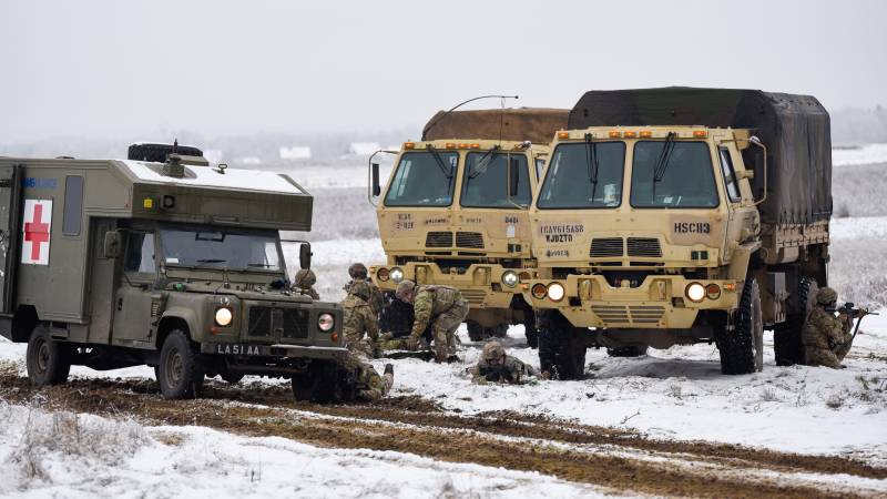 NATO 군대는 러시아 군대에 대한 우크라이나 군대의 경험을 고려하여 Suwalki 회랑 방어를 수행했습니다.