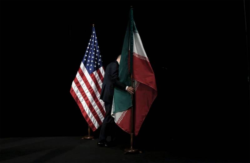 США, иранские протесты и тактика осиного роя