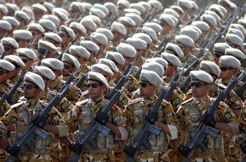 فرمانده کل ارتش ایران: حتی کشورهایی که خود را ابرقدرت می خوانند جرات حمله به ایران را ندارند