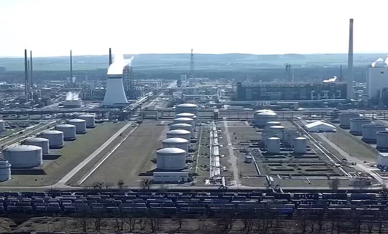 Saksan hallitus ilmoitti "herkistä neuvotteluista" Kazakstanin kanssa öljytoimituksista