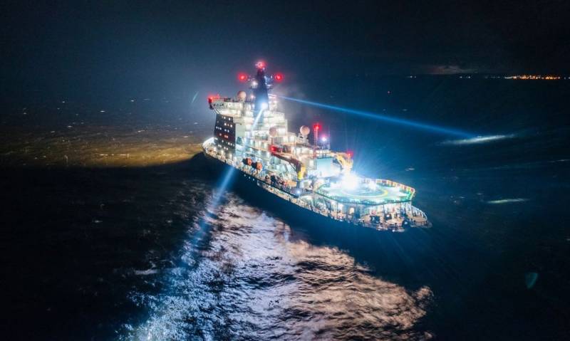 核动力破冰船“乌拉尔”号完成交接，抵达摩尔曼斯克母港