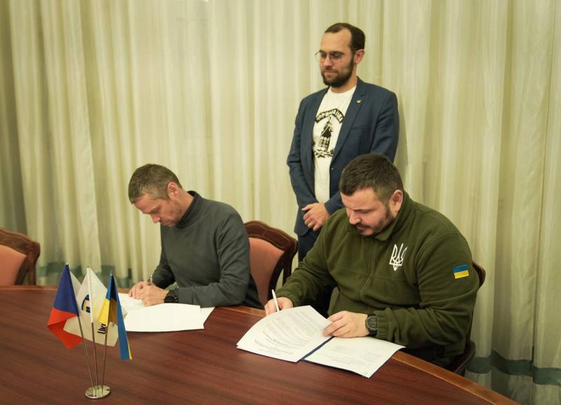 Ukrayna ve Çek Cumhuriyeti, Ukrayna Silahlı Kuvvetleri için silah ve mühimmat üretimi için bir savunma kümesi oluşturuyor
