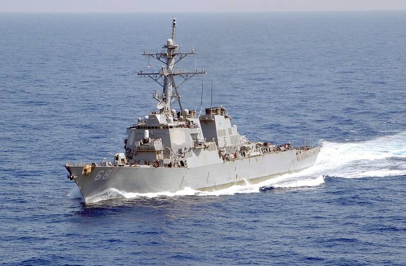अमेरिकी नौसेना ने होर्मुज जलडमरूमध्य में एक ईरानी आईआरजीसी नाव के खिलाफ लेजर का इस्तेमाल किया