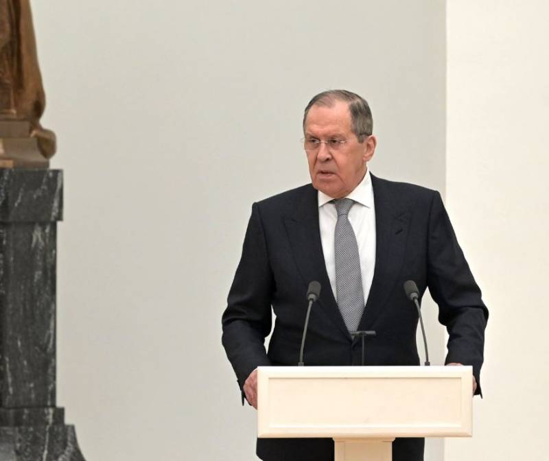 Lavrov commented on the information disseminated by Western media about Russia "begging for negotiations"