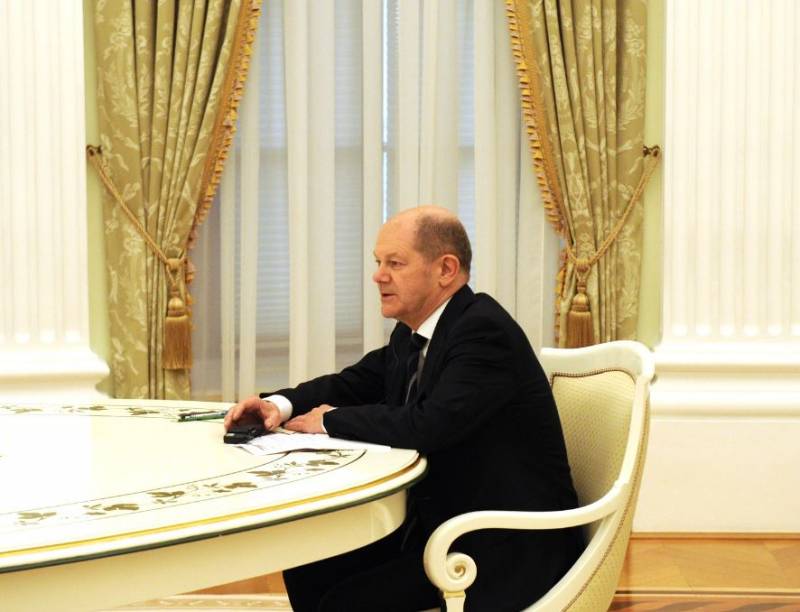 Канцлер Германии Шольц: Я призвал президента России скорее вывести войска с территории Украины
