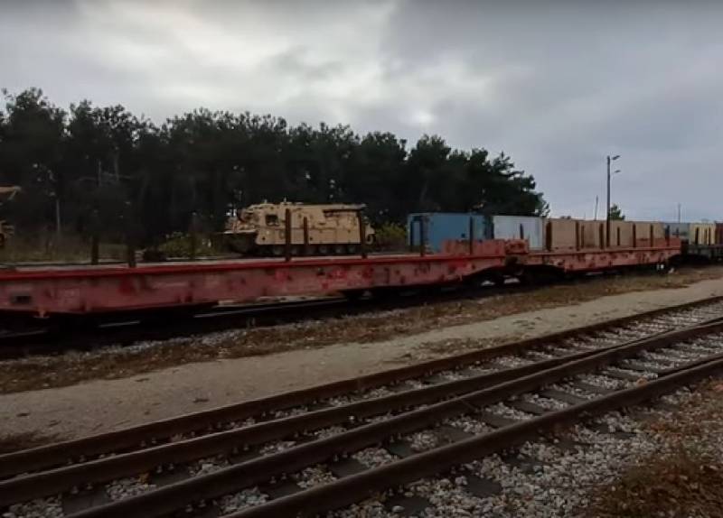 En Grecia, un tren con equipo militar, según algunos informes, con destino a Ucrania, descarriló