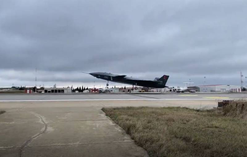 Turkish attack drone Bayraktar Kızılelma took off from the runway for the first time