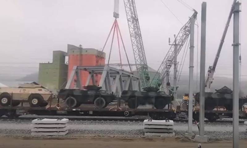 米国は、車輪付き装甲車M1117 ASVガーディアン4X4のウクライナへの移送を開始しました