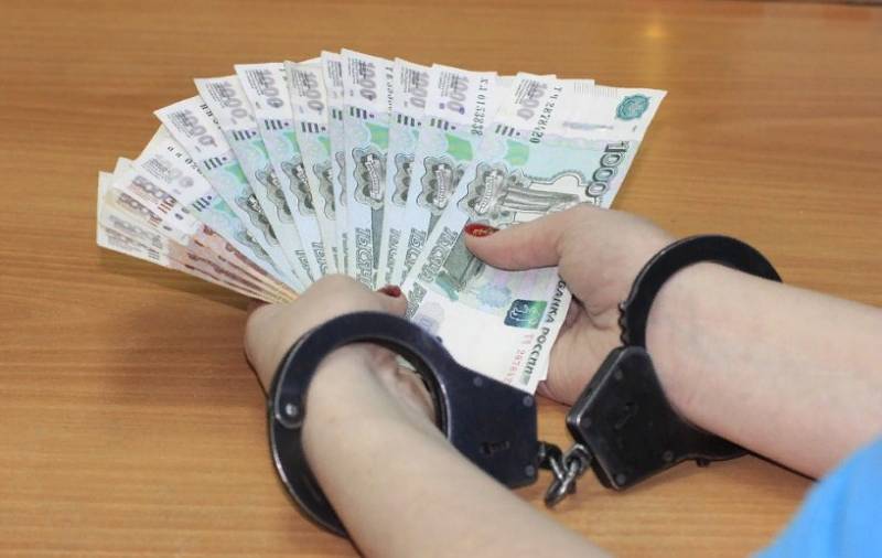 러시아 연방 수사위원회 위원장은 2011년부터 부패 혐의로 유죄 판결을 받은 공무원의 수를 지명했습니다.