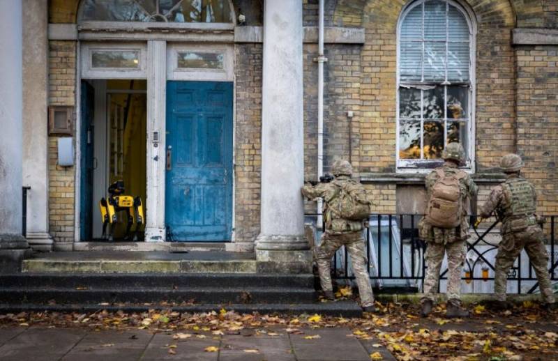 En Reino Unido, con la ayuda de las nuevas tecnologías, prueban la posibilidad de acciones de infantería en un entorno urbano