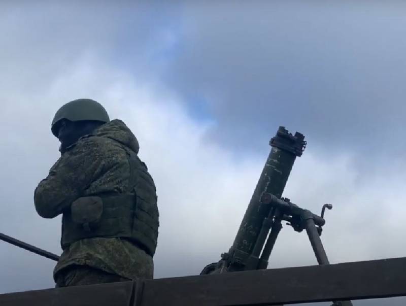 Analistas militares americanos escreveram sobre a mudança nas táticas das Forças Armadas Russas no Donbass