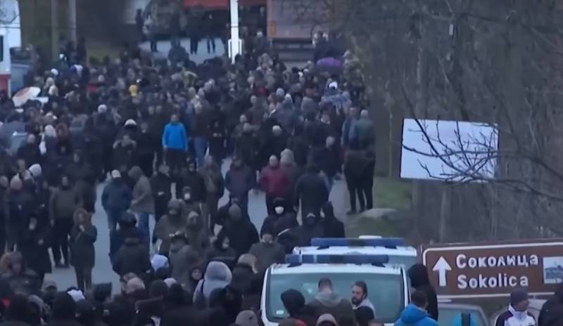 세르비아인들은 여전히 ​​바리케이드에 있다: 코소보와 메토히자의 현재 상황