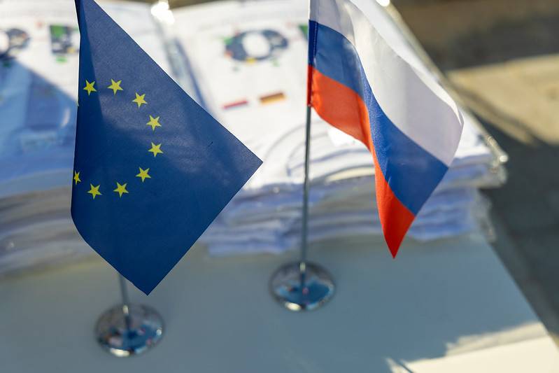 폴란드 외무부 : 브뤼셀은 러시아 연방이 아니라 러시아의 유럽에 대한 안보 보장을 논의해야 함