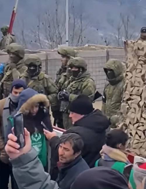 Azerbaijani "activists" staged a protest on the road controlled by Russian peacekeepers in Karabakh