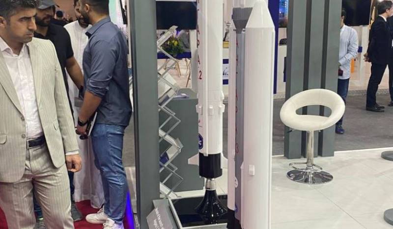 Russland präsentierte Modelle von Angara-Raketen auf einer Luftausstellung im Iran