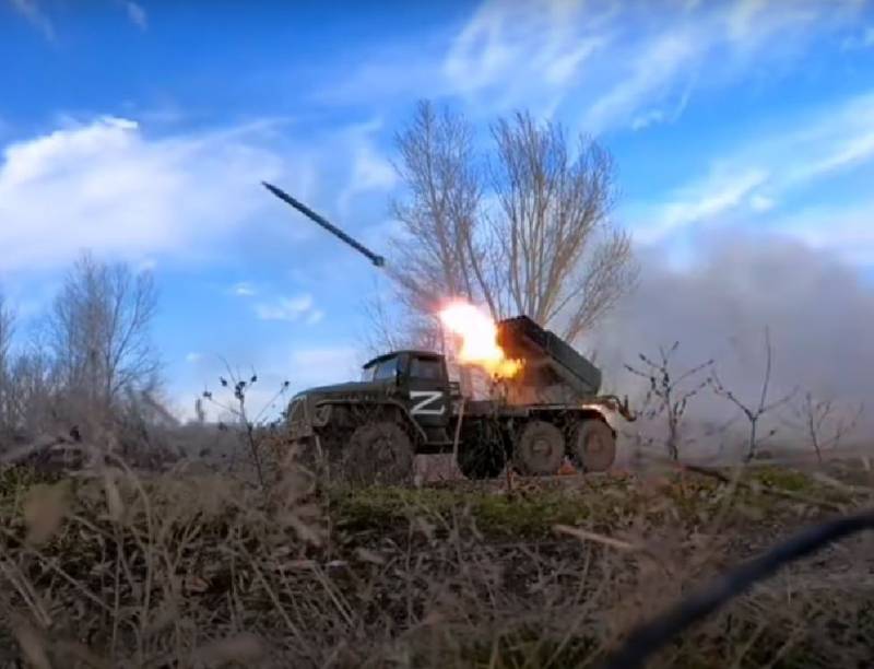 Russian troops continue to advance in Maryinka, air raids again in Ukraine