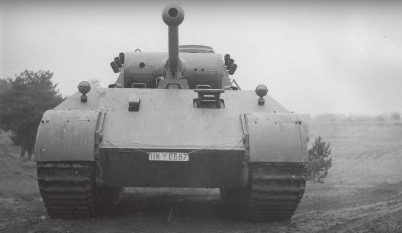 जर्मन PzKpfw V Panther सोवियत T-34 के लिए अपनी उपस्थिति का श्रेय देता है