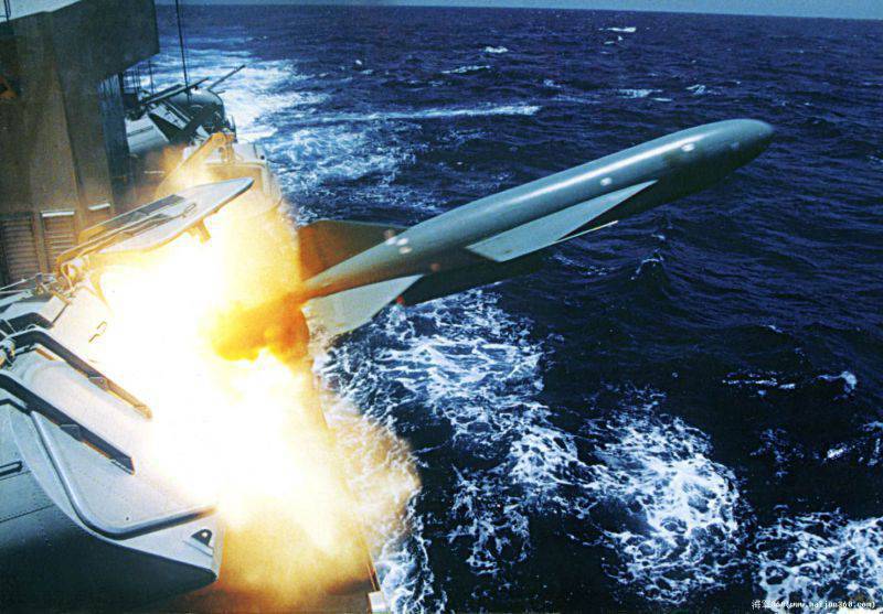 ソビエトのP-15対艦ミサイルに基づく中国のミサイル