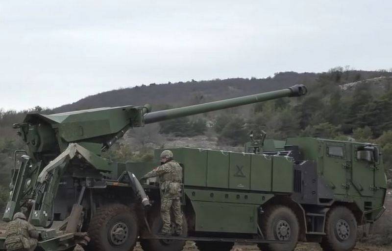 チェコ共和国は、フランスの CAESAR 自走榴弾砲の追加バッチを供給するオプションを利用しました。