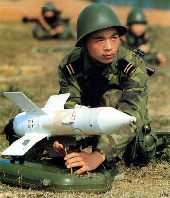 基于外国设计的中国制导反坦克导弹