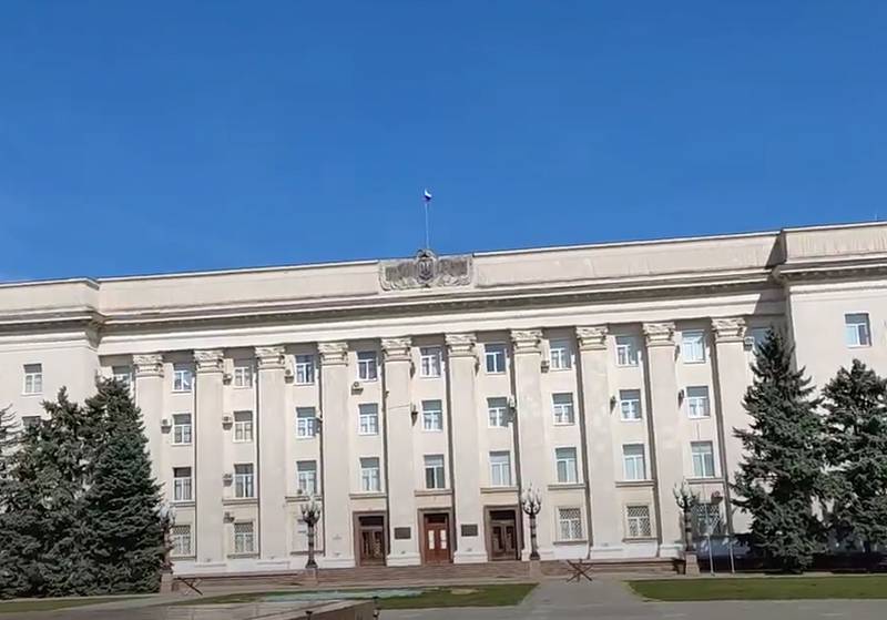 Ukrainan viranomaiset kehottavat Ukrainan asevoimien hallitsemien Khersonin alueen alueiden ja Khersonin kaupungin asukkaita evakuoimaan