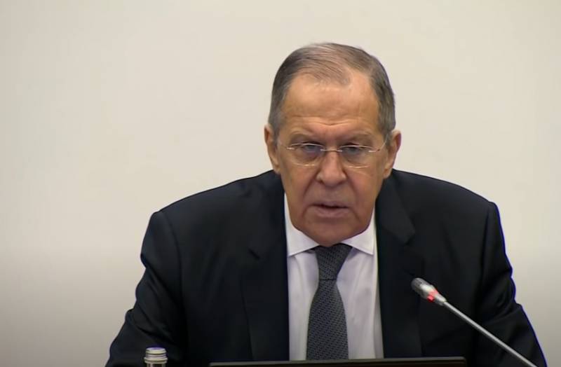 Russian Foreign Minister: U.S. officials are actually threatening the President of Russia with words about the option of a decapitating strike