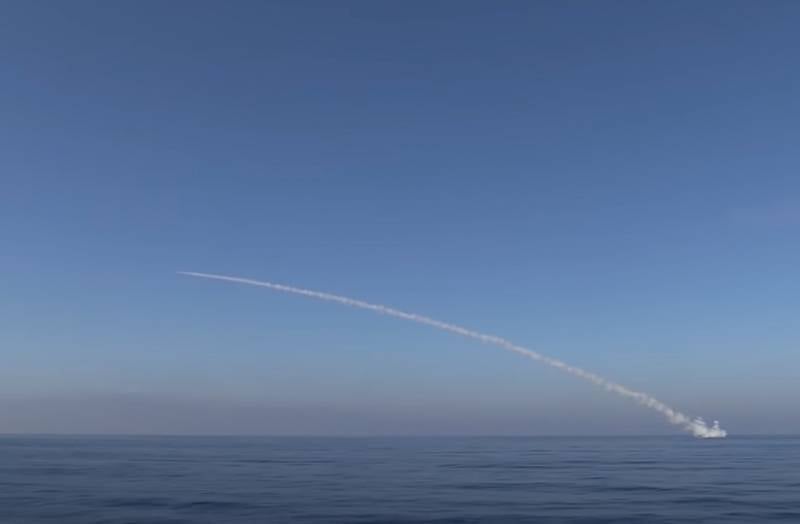 Калибры не закончатся никогда: Минобороны РФ коллажем проиллюстрировало сегодняшние ракетные удары по объектам противника