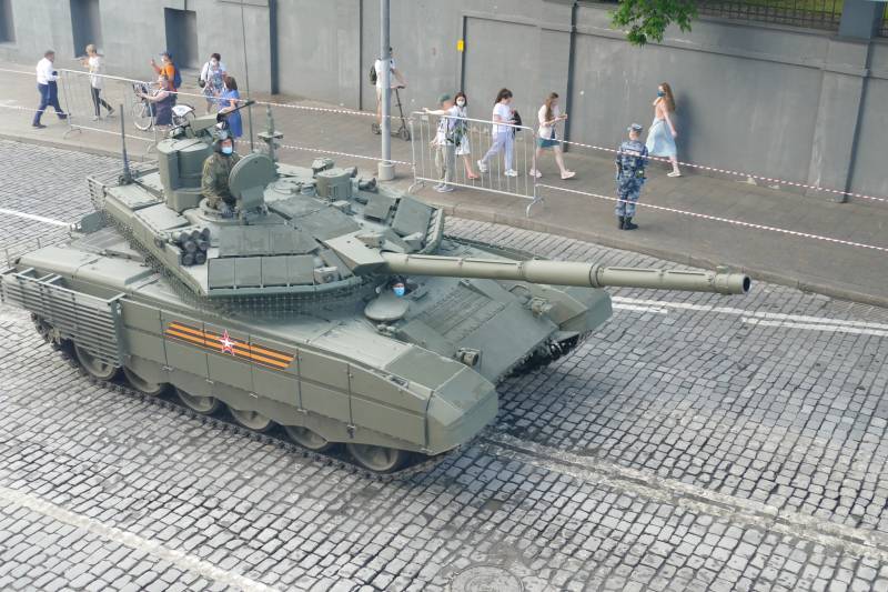 T-90M tankının silahının maskesi alanında "gaga". Kaynak: sibnarkomat.livejournal.com