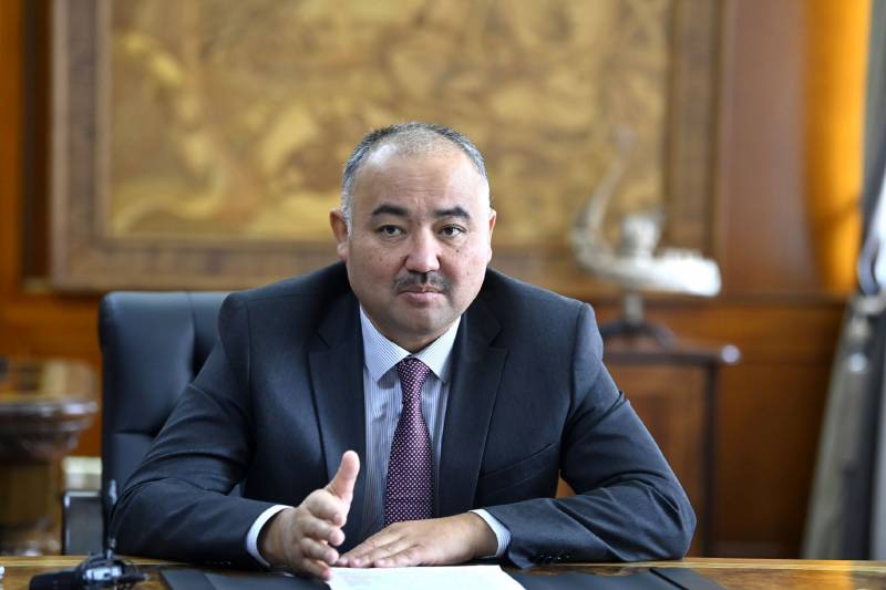 Kirgisian parlamentin puhemies kielsi ministeriä puhumasta venäjäksi
