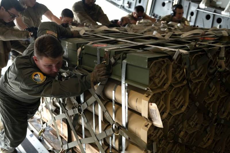 Un grand convoi de camions avec des munitions pour l'Ukraine s'est déplacé vers la Pologne depuis le territoire de la Grèce